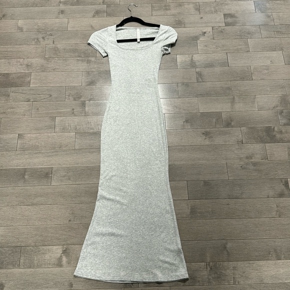 Babaton Dresses & Skirts - The group babbaton body con lux lounge temptation dress